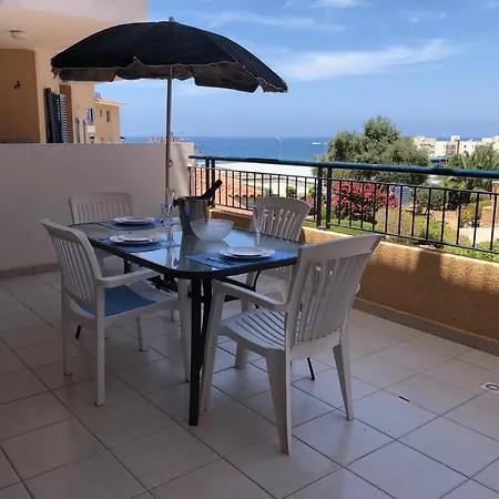 Kings Palace - Stylish 2 Bed With Sea Views Paphos