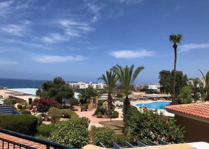 Lägenhet Kings Palace - Stylish 2 Bed With Sea Views Paphos