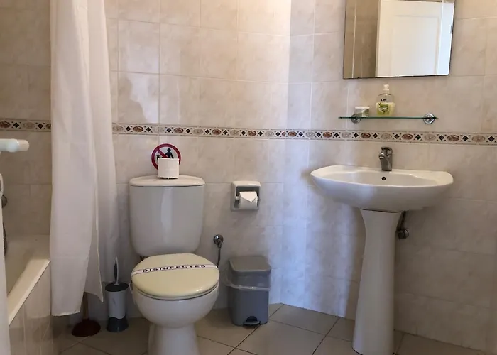 Lägenhet Kings Palace - Stylish 2 Bed With Sea Views Paphos