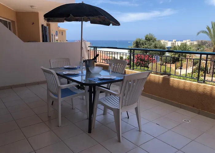 Kings Palace - Stylish 2 Bed With Sea Views パ フォス