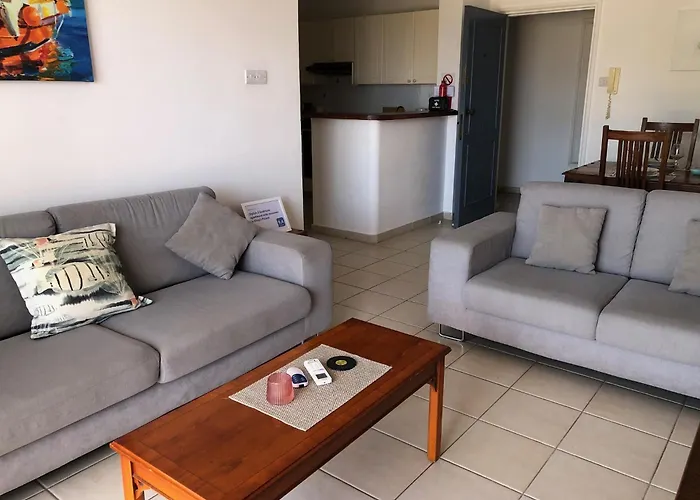 Kings Palace - Stylish 2 Bed With Sea Views * Paphos