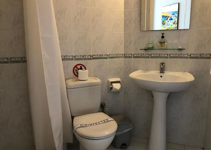 Lägenhet Kings Palace - Stylish 2 Bed With Sea Views Paphos