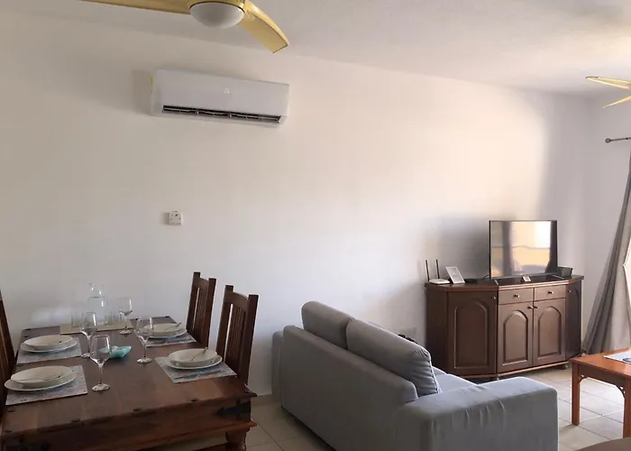 Kings Palace - Stylish 2 Bed With Sea Views アパート パ フォス